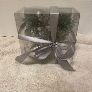 Christmas Candle Holder Silver Pine Cones Green Pine Needles & Silver Apples NIB